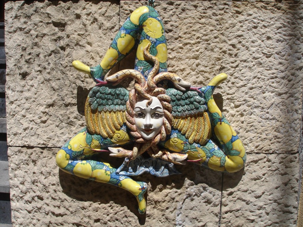 Trinacria: Logo antiguo de la Isla de Sicilia
