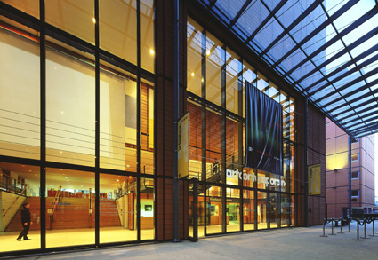 Museo de Arte Contemporáneo en la ciudad de Lyon exterior